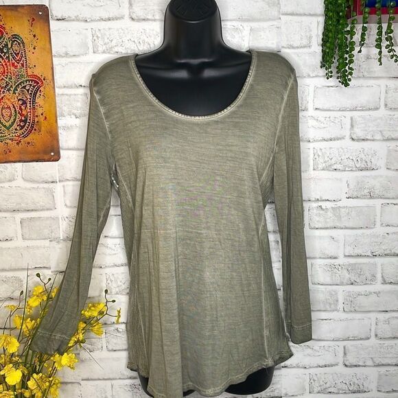 Crosby Lightweight Soft Top with Sequins Sides Shirt Boho Size Small Oversized - Picture 4 of 8